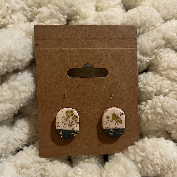 Handmade polymer clay boho gold flake earrings - Picture 2 of 2